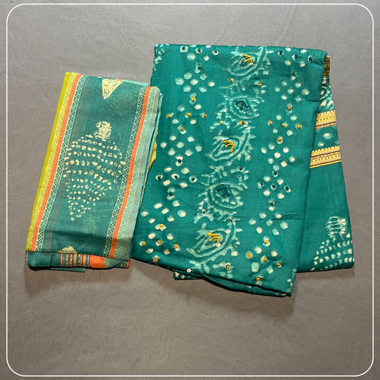 Green Cotton Body Mirror Work with all over Bhandini Print